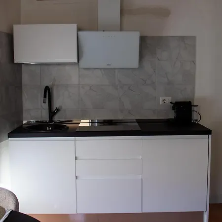 Lily House Apartament *